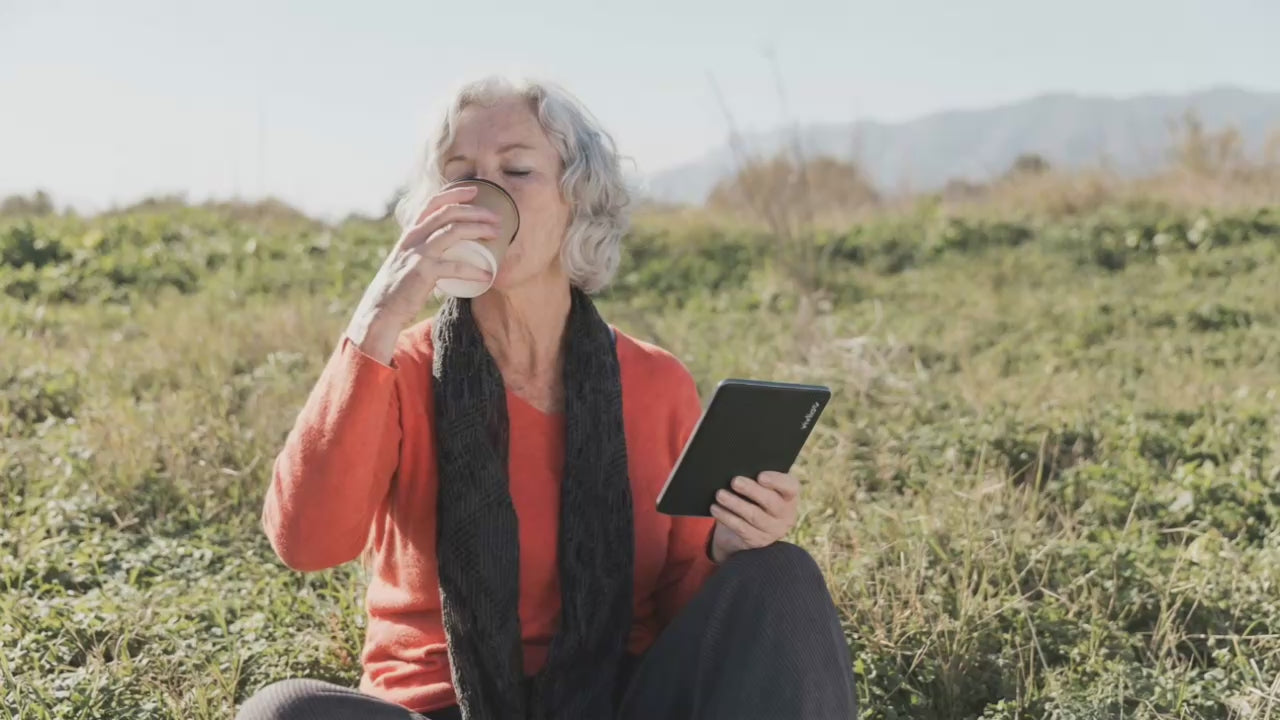 Charger la vidéo : La nouvelle liseuse Vivlio One vous accompagne partout, tout le temps, et se concentre sur l'essentiel : le plaisir de lire.